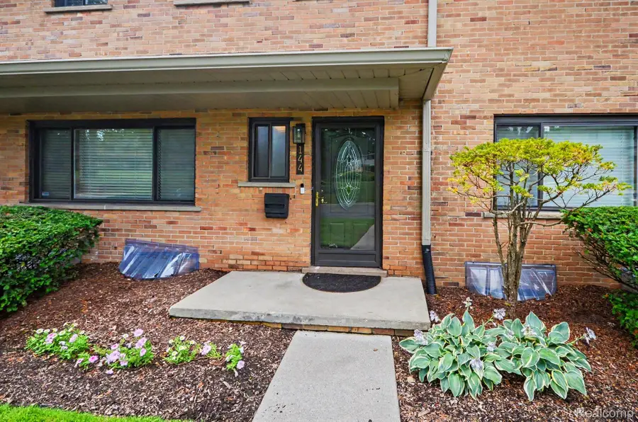 144 E Hickory Grove Road, Bloomfield Hills, MI 48304 - #3