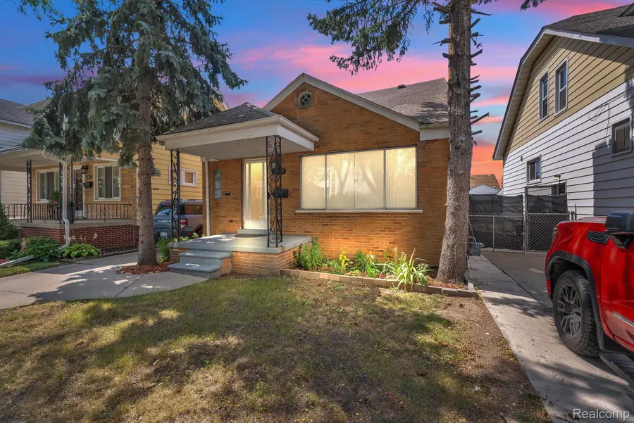 5937 Orchard Avenue, Dearborn, MI 48126 - #2