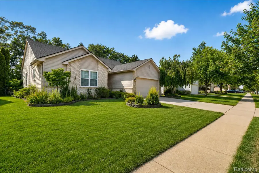 11897 Chase Boulevard, Livonia, MI 48150 - #3