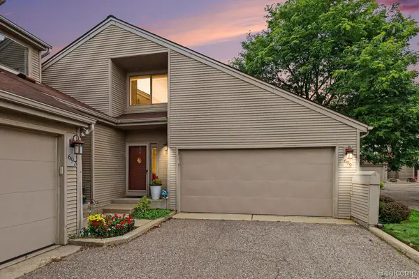 699 Charing Court, RochesterHills, MI 48307