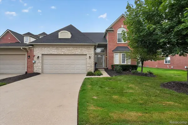 47693 Vistas Circle Drive S #89, Canton, MI 48188