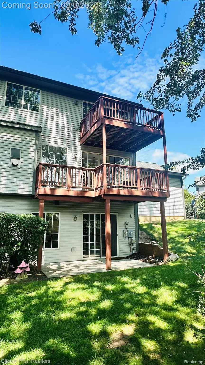 597 Winwood Circle, Walled Lake, MI 48390 - #3