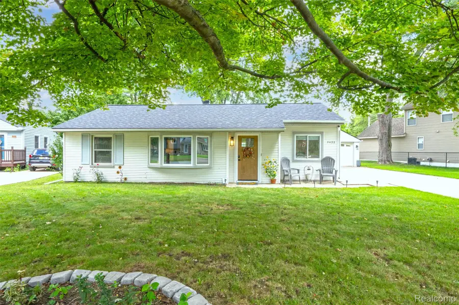 3422 Watkins Lake Road, Waterford, MI 48328 - #2
