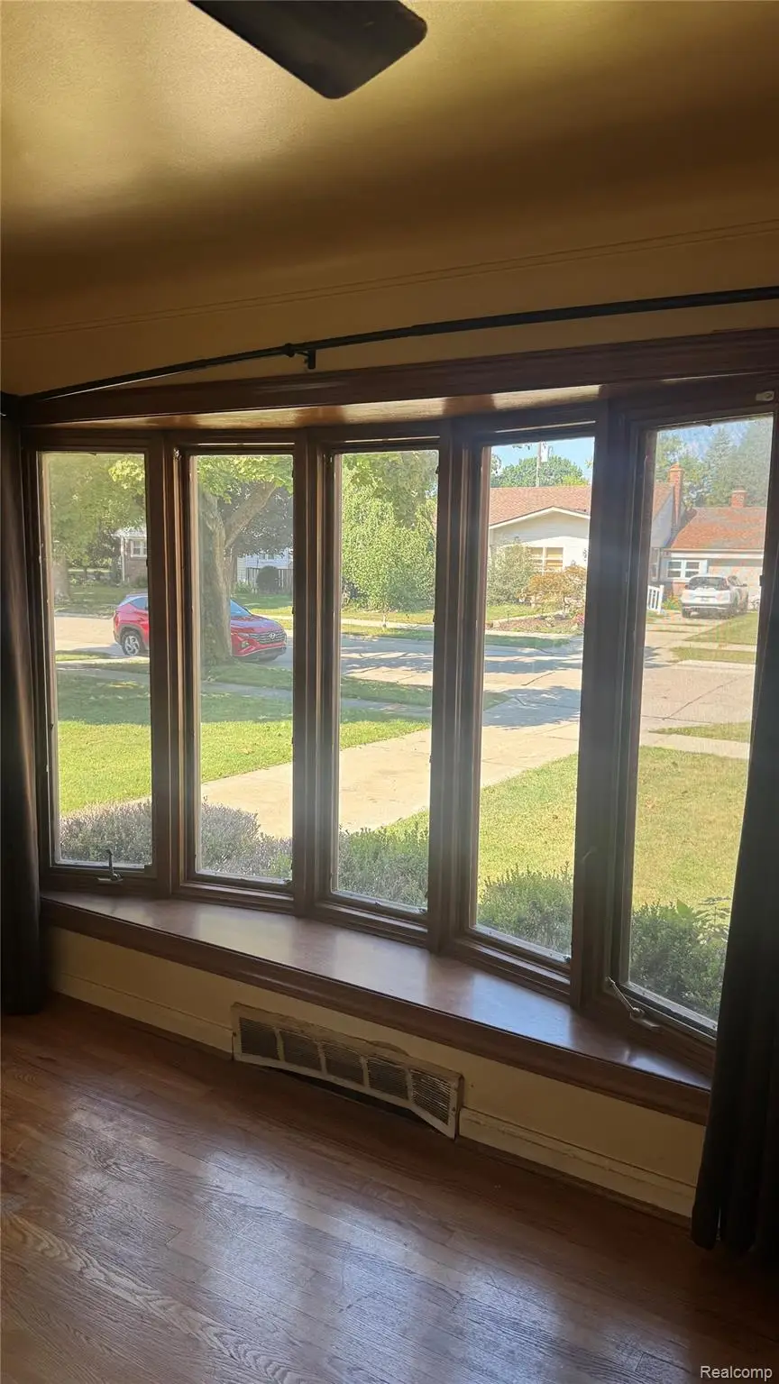 2035 Raymond Avenue, Dearborn, MI 48124 - #3