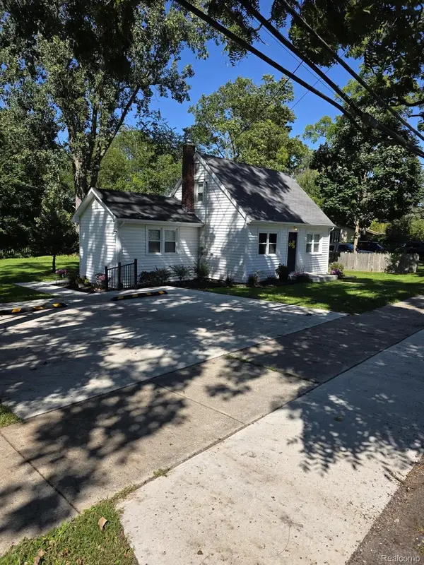 230 Water Street, GrassLake, MI 49240