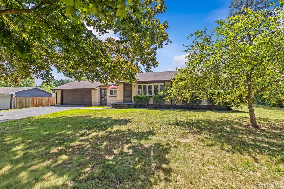6235 Rowley Boulevard, Waterford, MI 48329 - #1