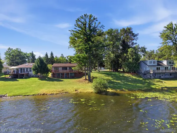 1675 Highland Park Drive, Highland, MI 48356