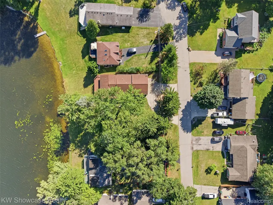 1675 Highland Park Drive, Highland, MI 48356 - #3