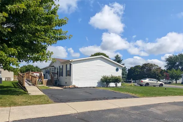 169 Post Branch, Fenton, MI 48430