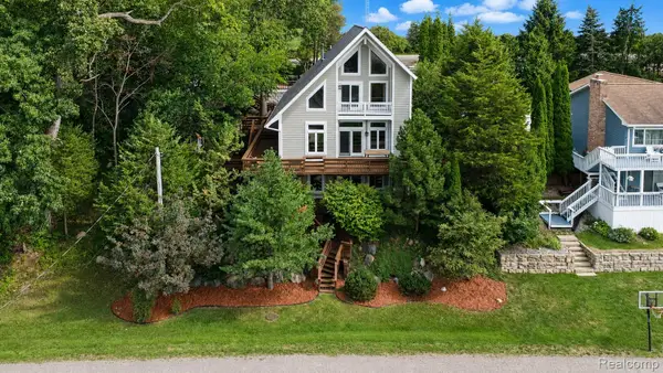 15420 Jennings Road, Fenton, MI 48430