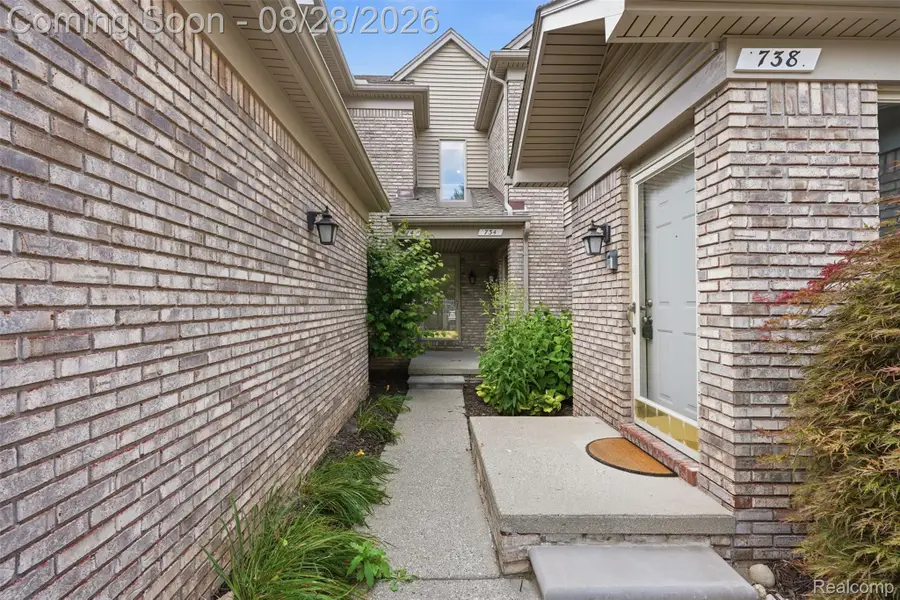 734 S Milford Road, Milford, MI 48381 - #2