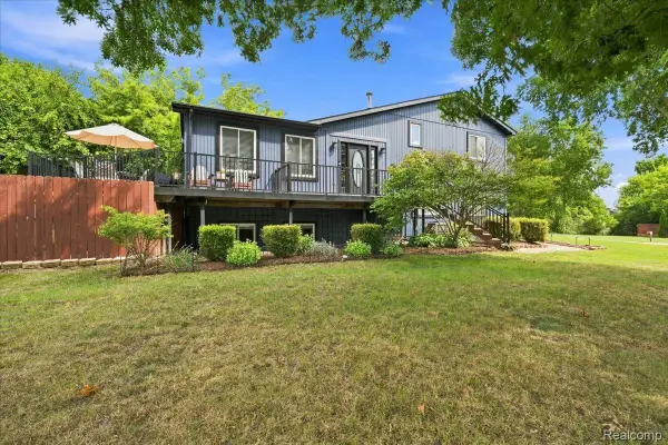 2048 Grace Avenue, RochesterHills, MI 48309