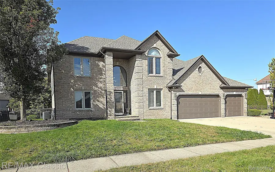 48259 Beacon Square Drive, Macomb, MI 48044 - #2