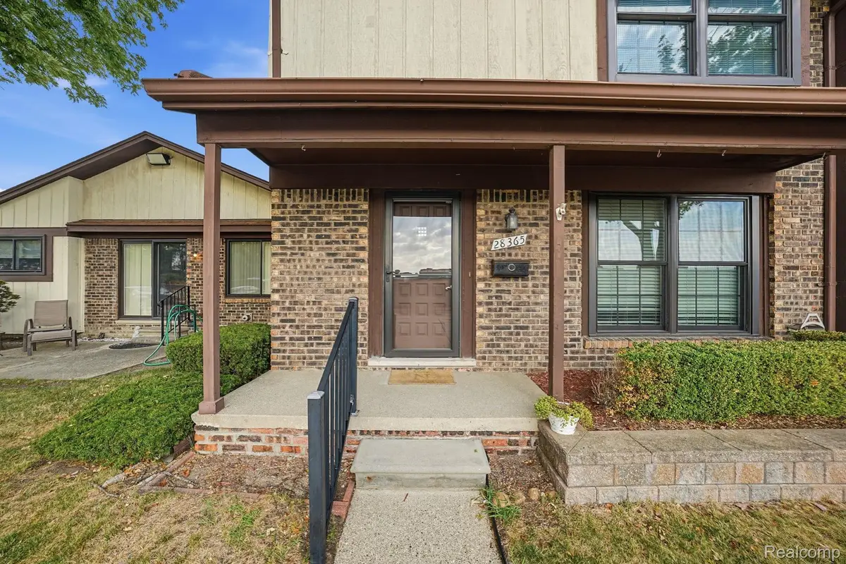28365 Queens Court, Warren, MI 48093 - #1