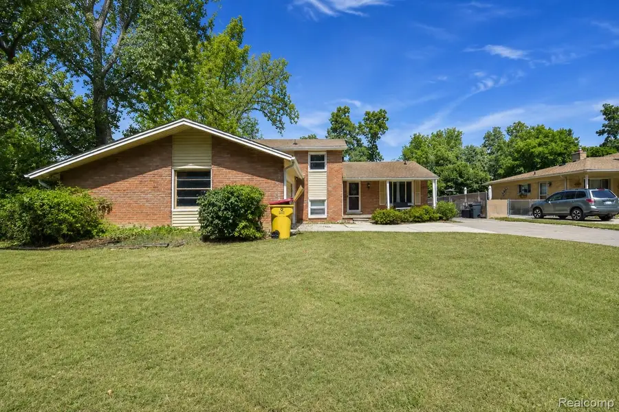 8522 Hampton, Grosse Ile, MI 48138 - #2