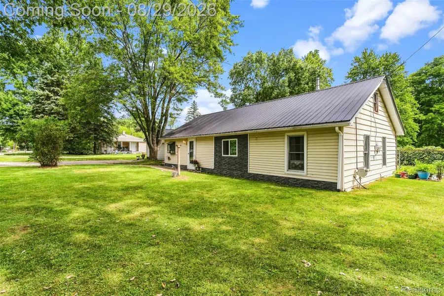 1163 S Packard Avenue, Burton, MI 48509 - #3