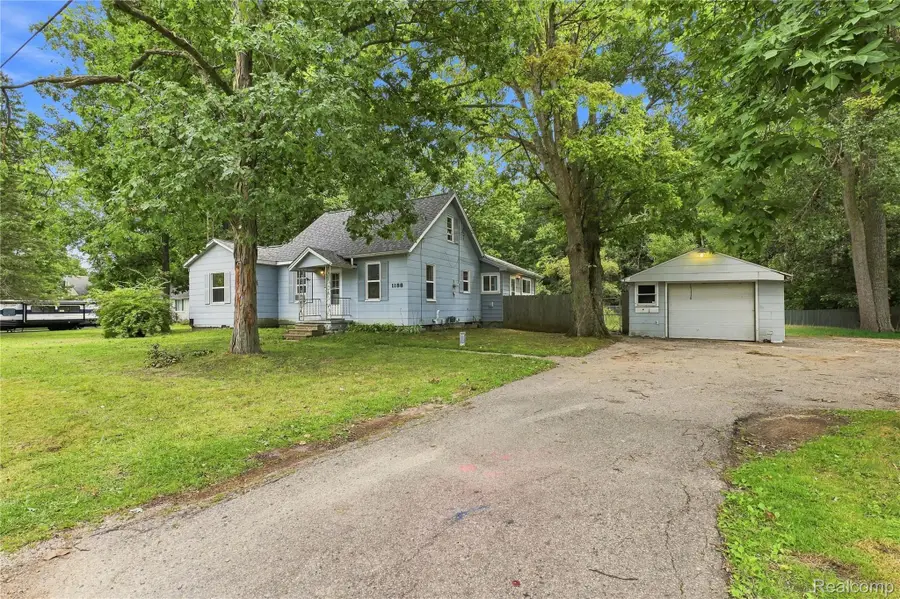 1188 Harding Drive, Flint, MI 48507 - #2