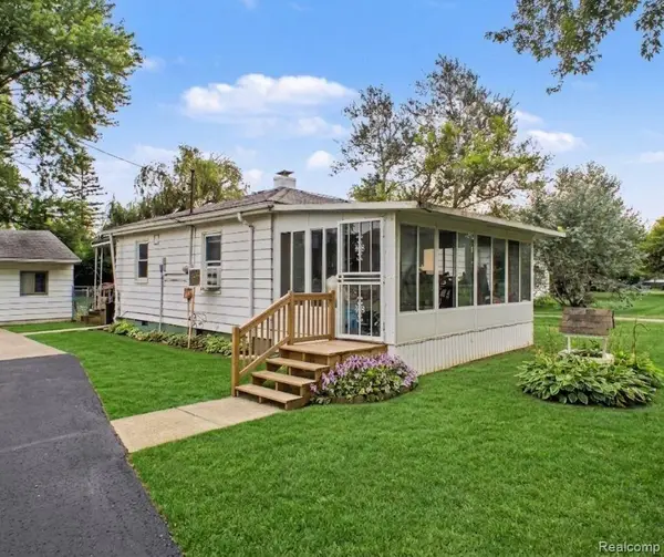 5082 N Center Road, Flint, MI 48506