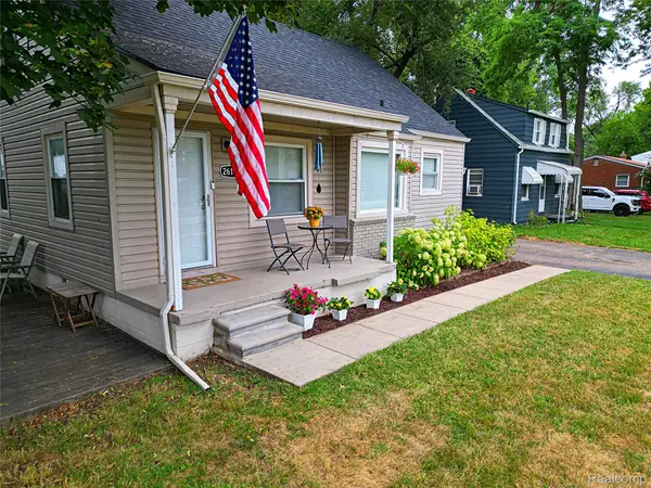 26100 Southwestern Highway, Redford, MI 48239