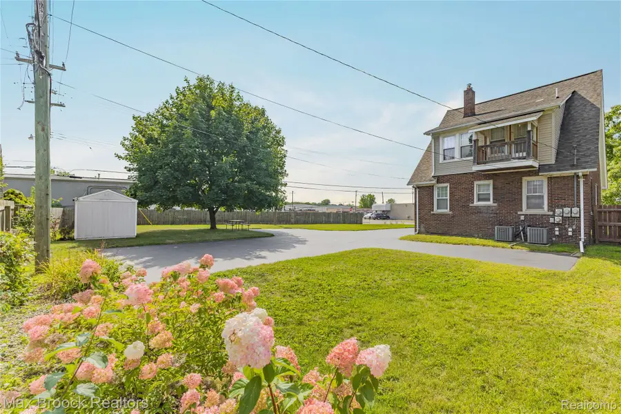 2222 Montroyal Avenue, Waterford, MI 48328 - #2