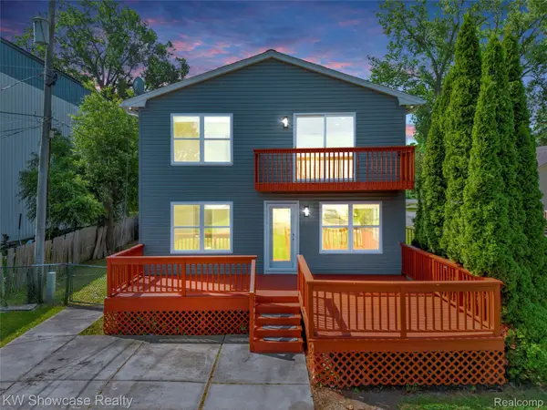 4392 Cass Elizabeth Road, Waterford, MI 48328