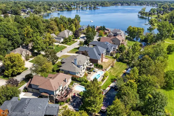 1539 Wandrei Court, CommerceTwp, MI 48382