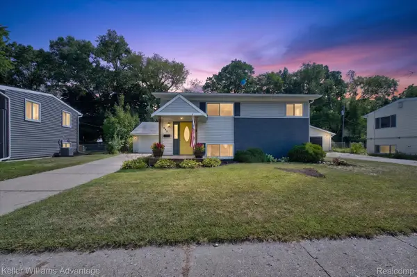 942 Panorama Drive, Milford, MI 48381