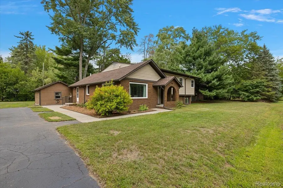 7710 Richardson Road, West Bloomfield, MI 48323 - #3