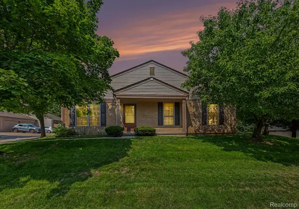 3150 Hidden Ridge Drive, Waterford, MI 48328