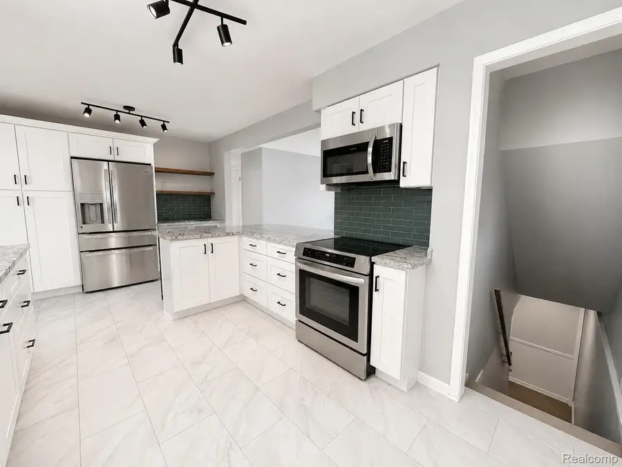 1507 E Windemere Avenue, Royal Oak, MI 48073 - #2
