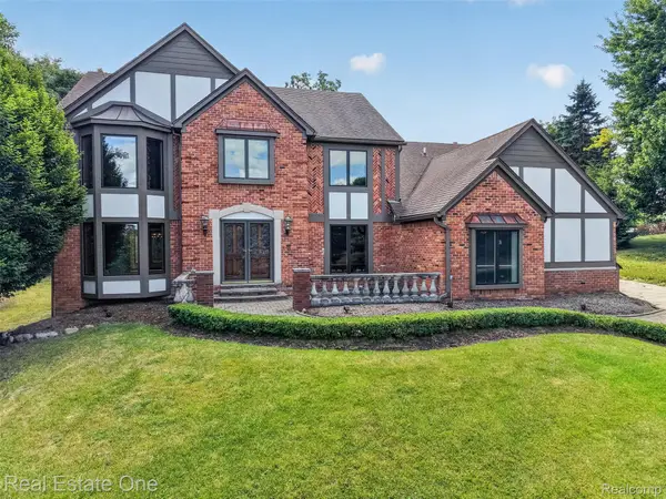 871 Stanford Court, RochesterHills, MI 48309