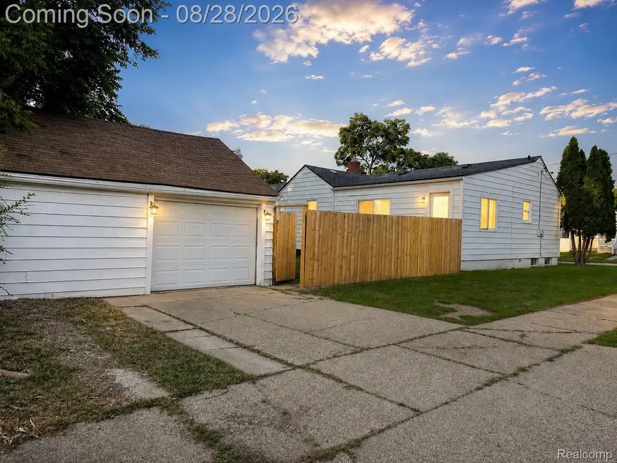 948 Hubbard Avenue, Flint, MI 48503 - #3