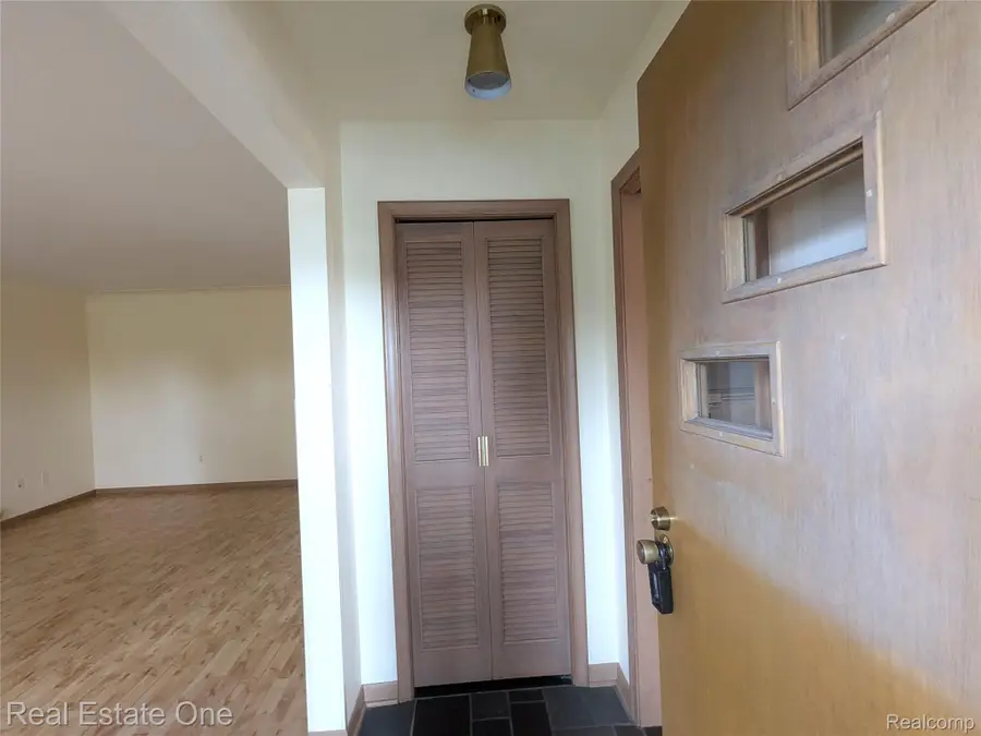 16034 Hauss Avenue, Eastpointe, MI 48021 - #2