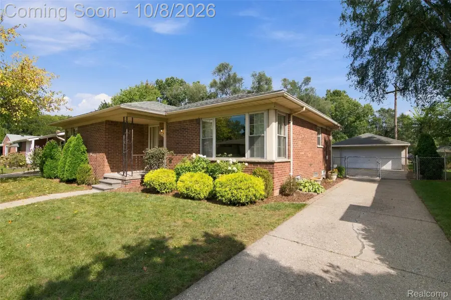 9030 Hanlon Street, Livonia, MI 48150 - #2