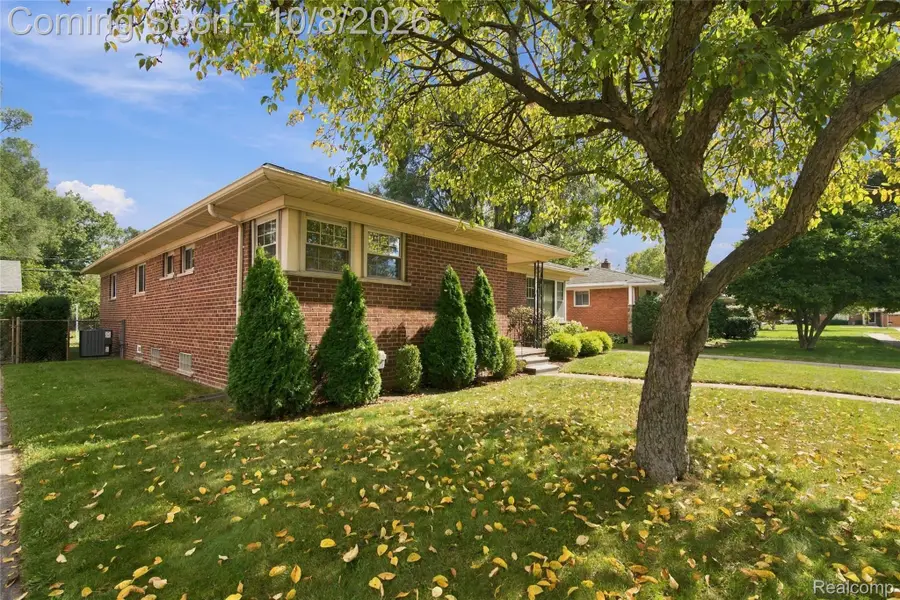 9030 Hanlon Street, Livonia, MI 48150 - #3