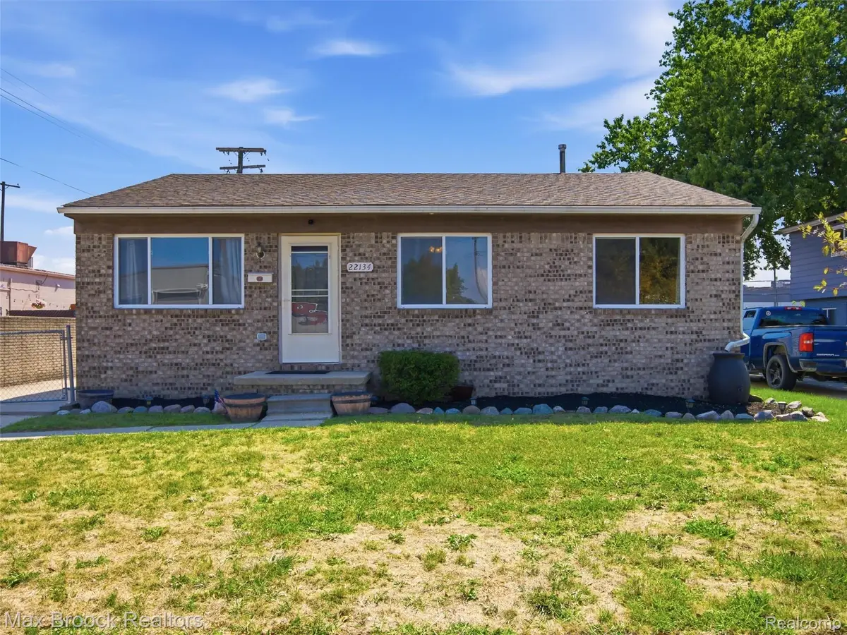22134 Pleasant Street, Saint Clair Shores, MI 48080 - #1