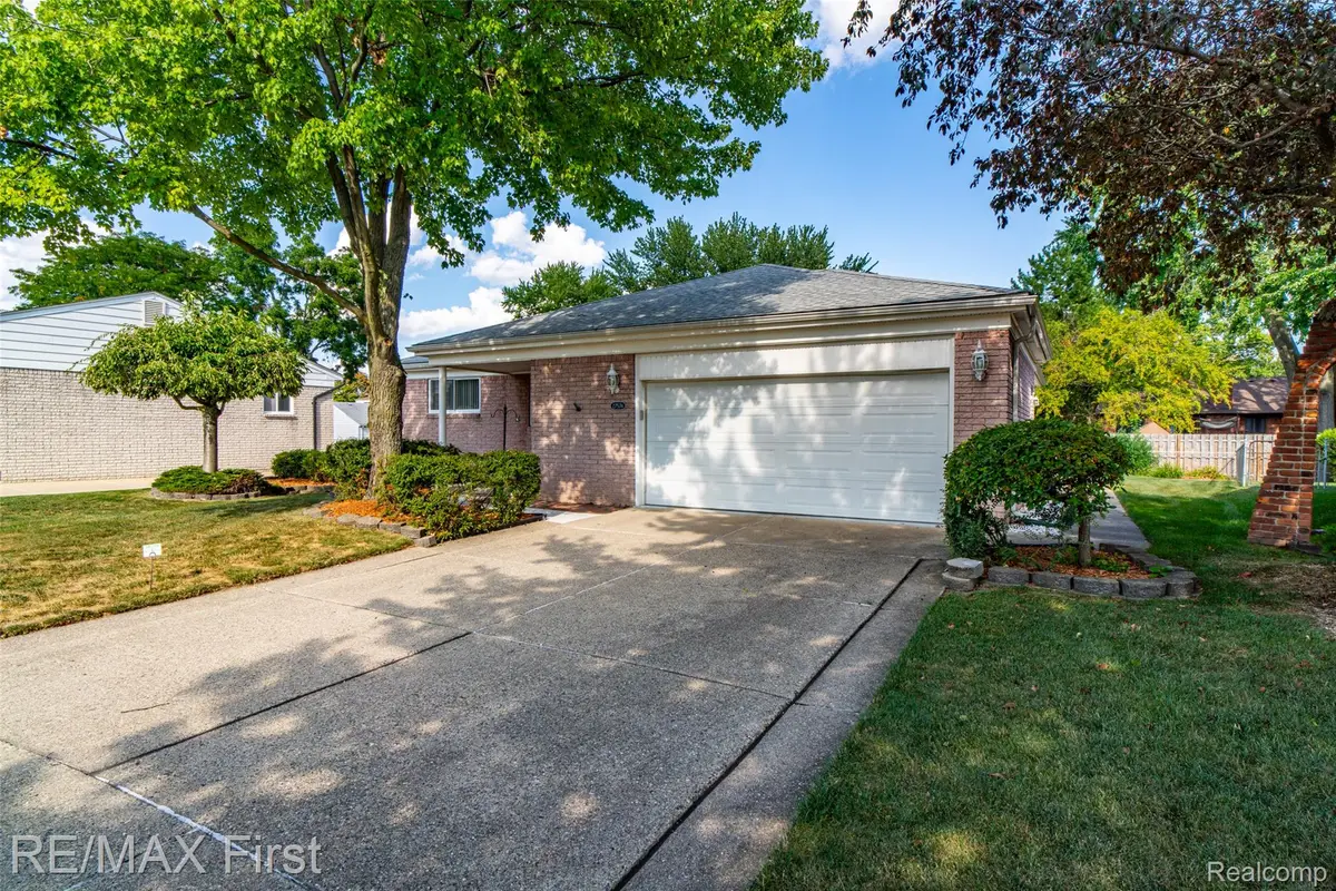 27574 Los Olas Court, Warren, MI 48093 - #1