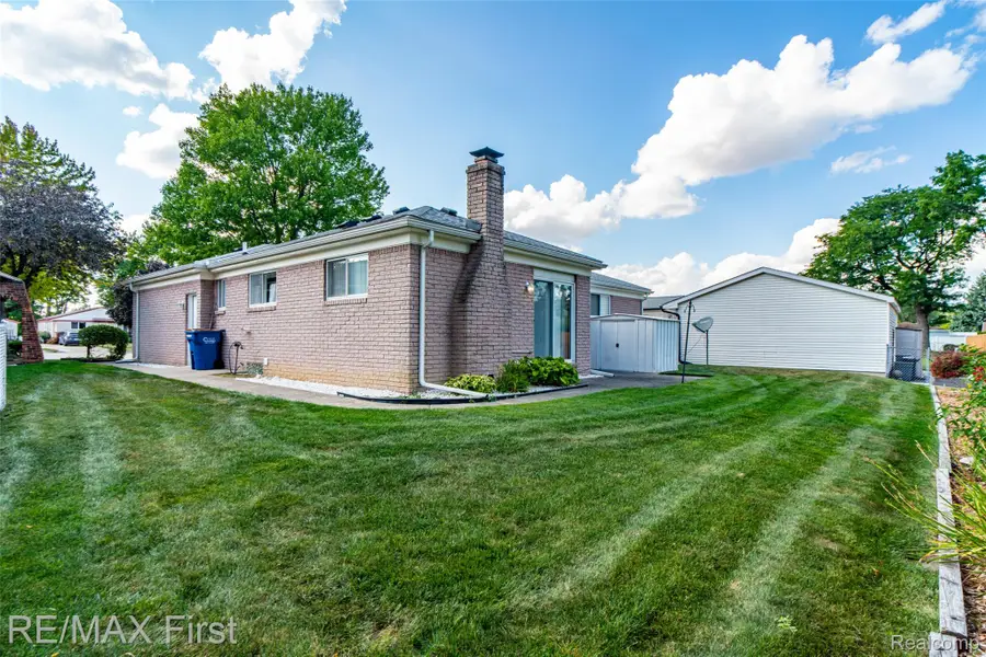 27574 Los Olas Court, Warren, MI 48093 - #2