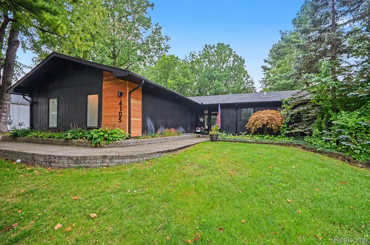 4105 Crocus Road, Waterford, MI 48328 - #1