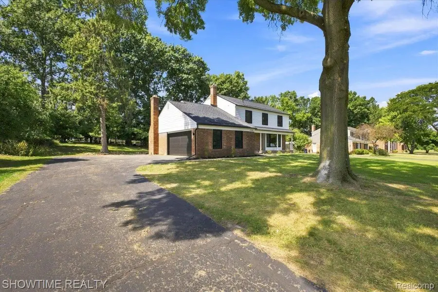 4348 Covered Bridge Road, Bloomfield, MI 48302 - #2