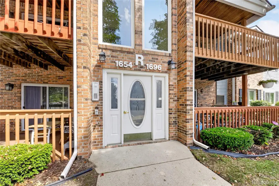 1684 Shoemaker Drive, Westland, MI 48185 - #2