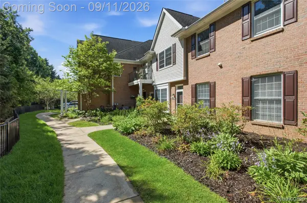 3086 Kneeland Circle, Howell, MI 48843