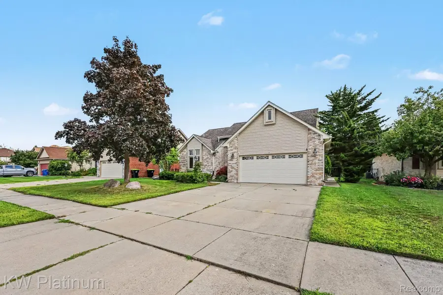 52824 Mary Martin Drive, Chesterfield, MI 48051 - #2