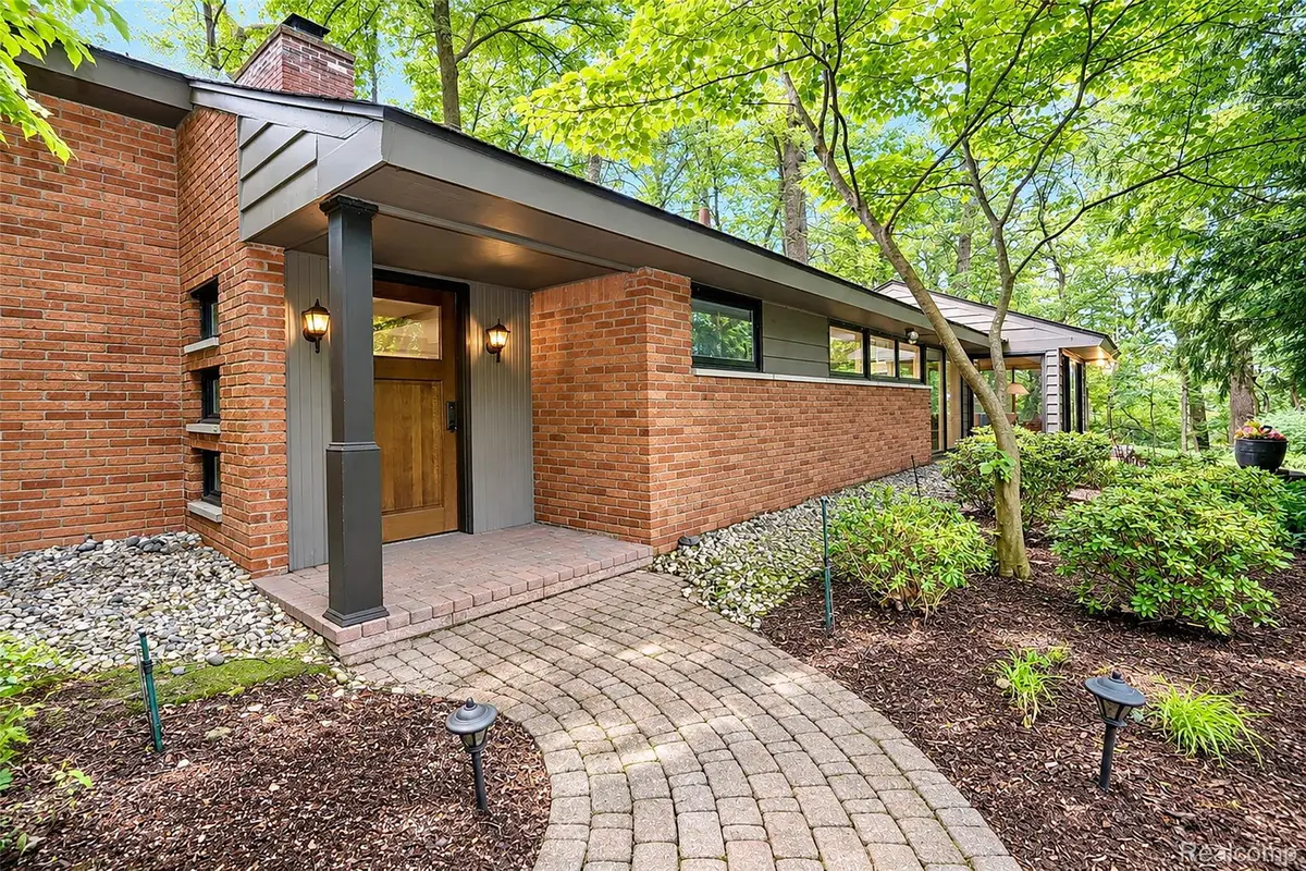 3310 Dogwood Court, Bloomfield Hills, MI 48304 - #1