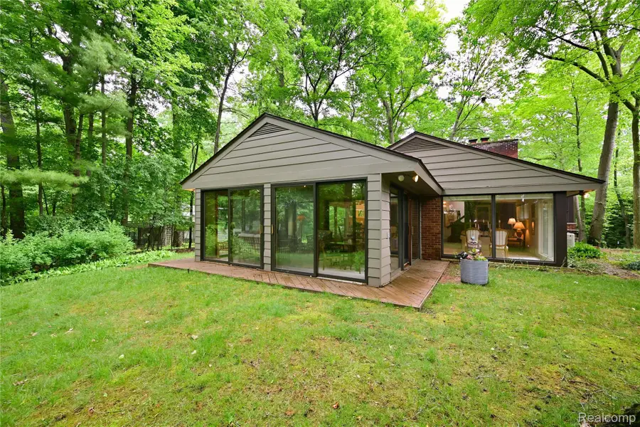 3310 Dogwood Court, Bloomfield Hills, MI 48304 - #2