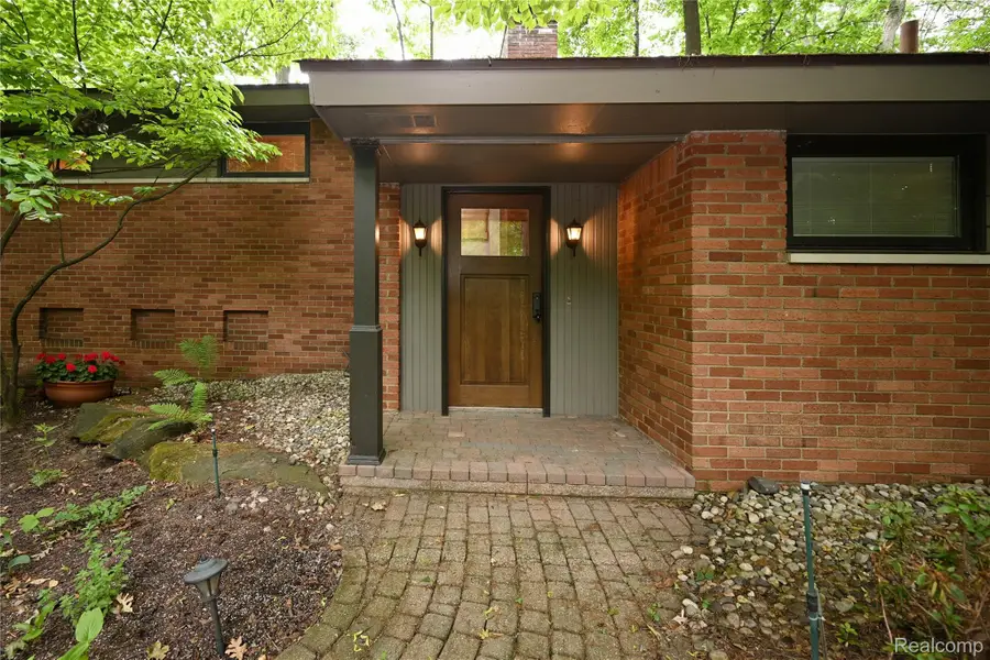 3310 Dogwood Court, Bloomfield Hills, MI 48304 - #3
