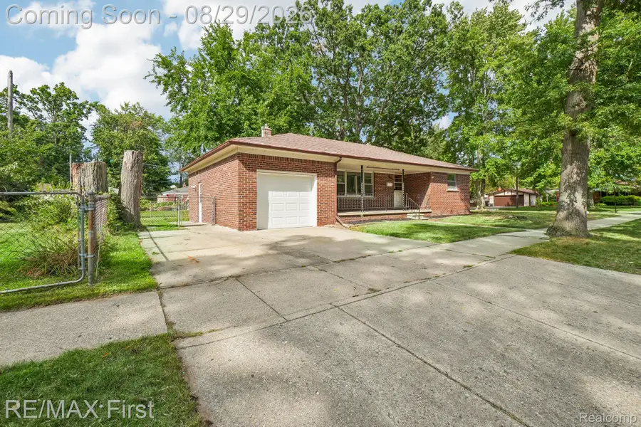 29309 Milton Avenue, Madison Heights, MI 48071 - #2
