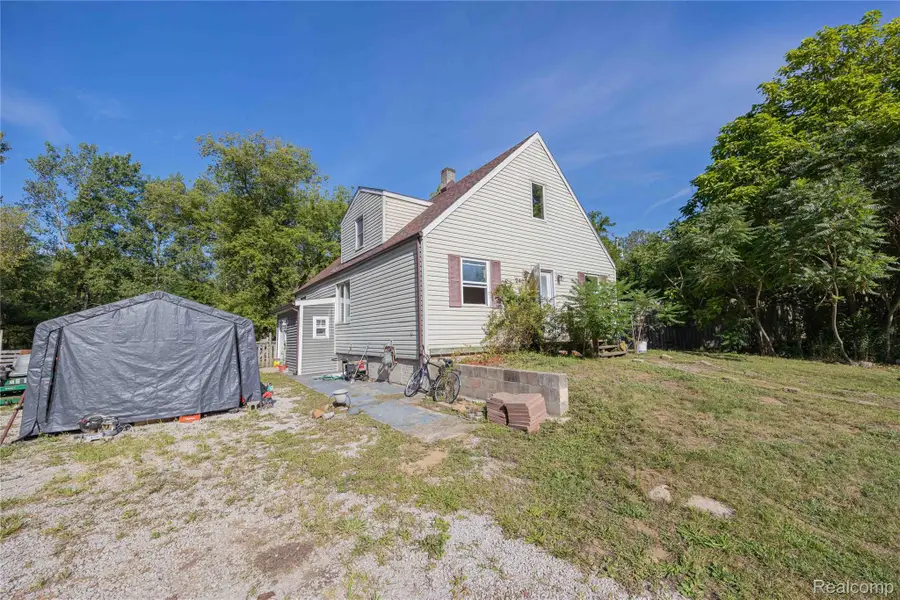 24224 Sumpter Road, Belleville, MI 48111 - #2