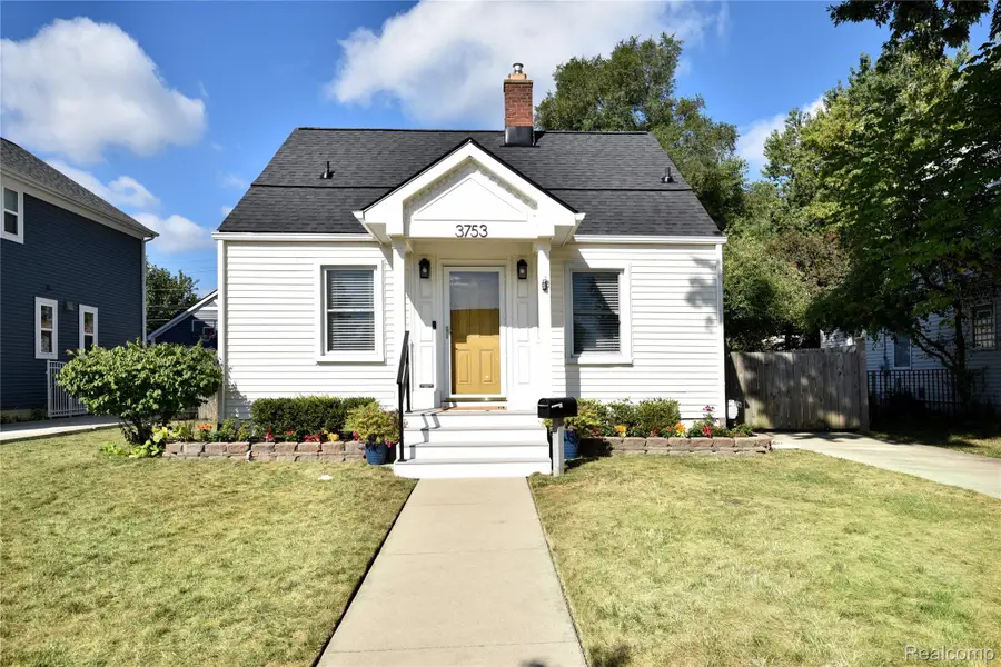 3753 Cummings Avenue, Berkley, MI 48072 - #2