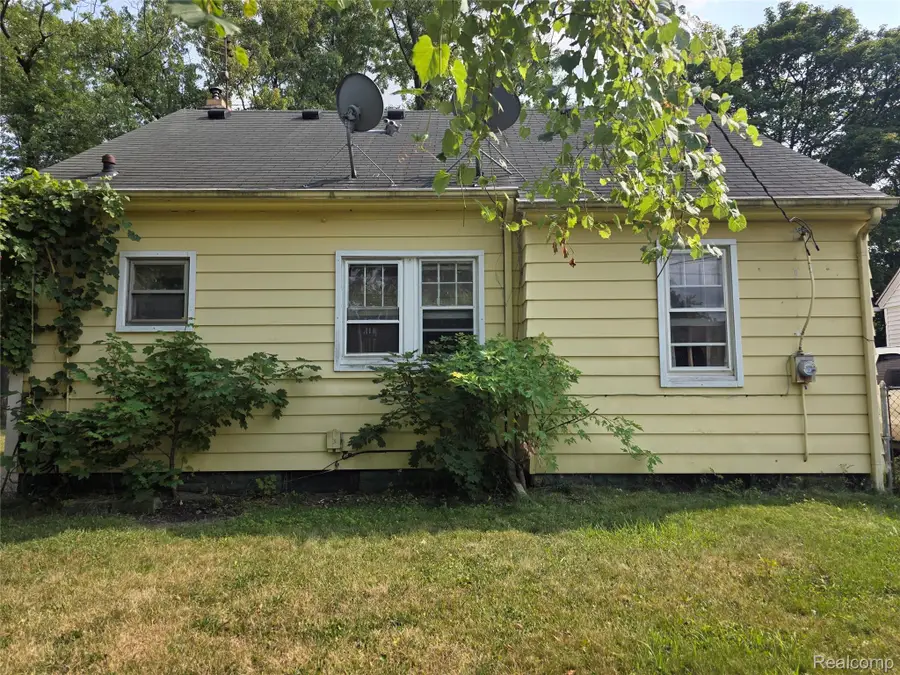 573 E Kennett Road, Pontiac, MI 48340 - #2